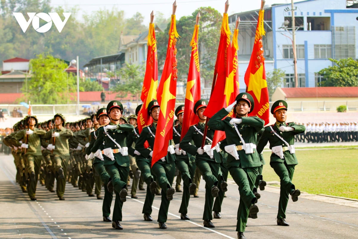 Quân đội luôn dựa vào dân, sống trong lòng nhân dân